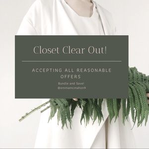 Holiday closet clear out!! I’m accepting basically all offers!!